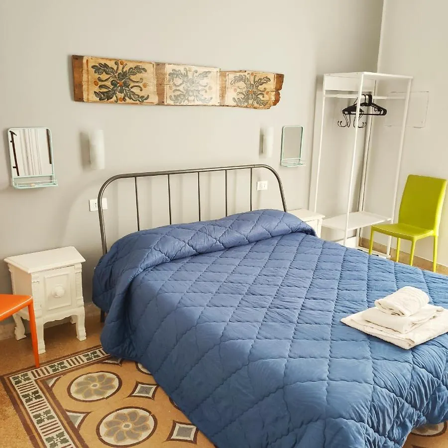 Kalsa Home Палермо 2*,